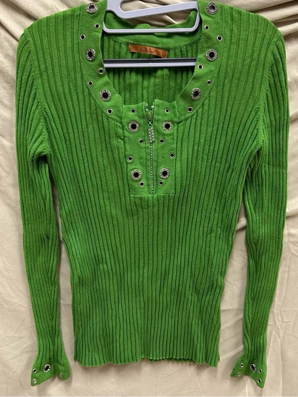 Green long sleeve zip up fitted y2k sweater top.